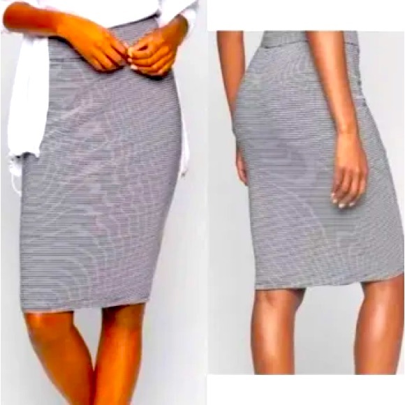 Athleta Dresses & Skirts - Athleta Encinitas black/white classic striped ribbed midi pencil skirt Small